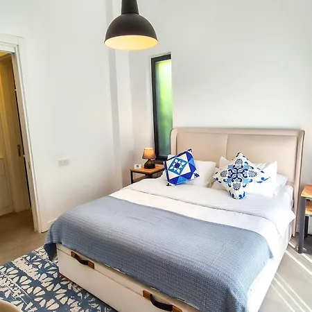 Suelo Flat Apartment